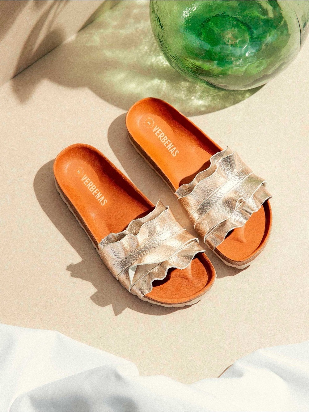 Verbenas Rocio Nucleo Gold Volante Slides Sandal, size 39